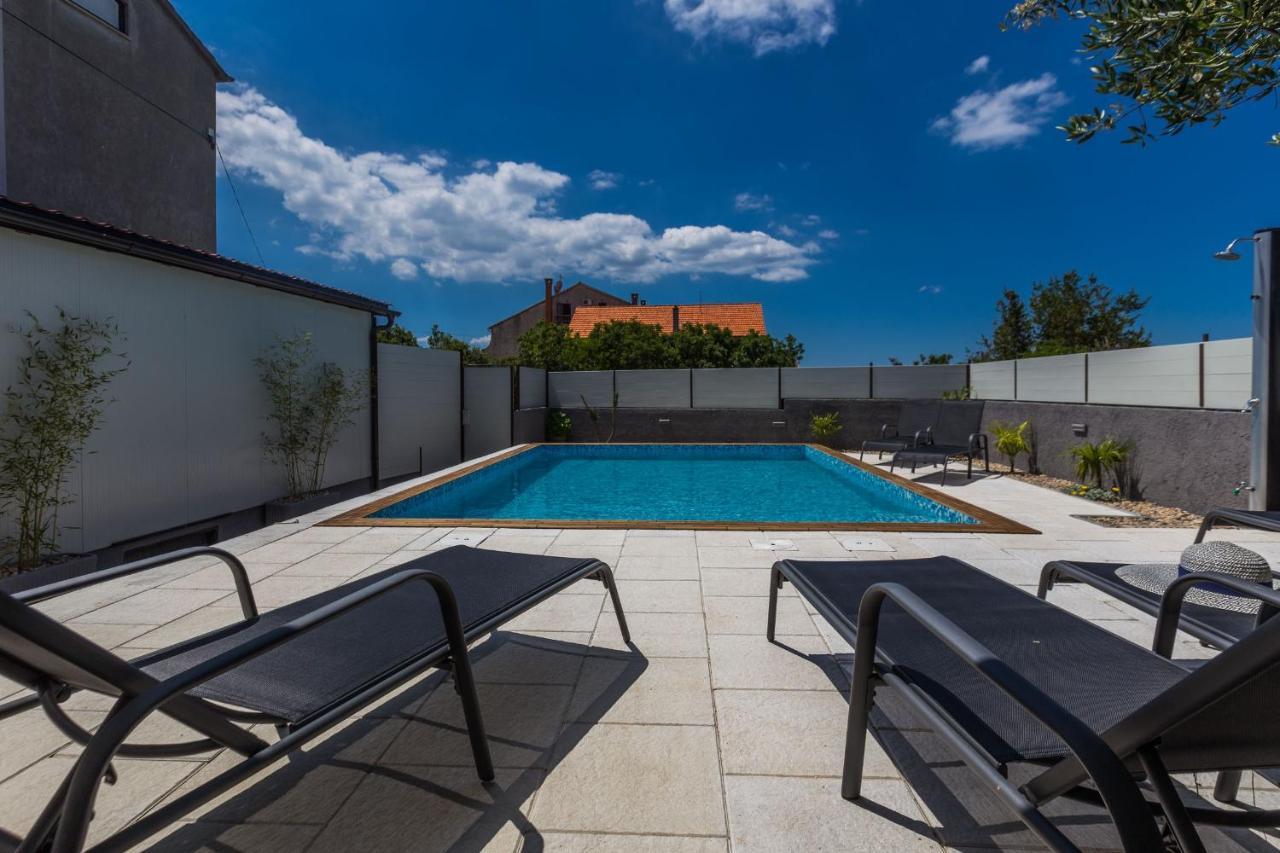 Katina Apartment With Private Pool Ζαντάρ Εξωτερικό φωτογραφία