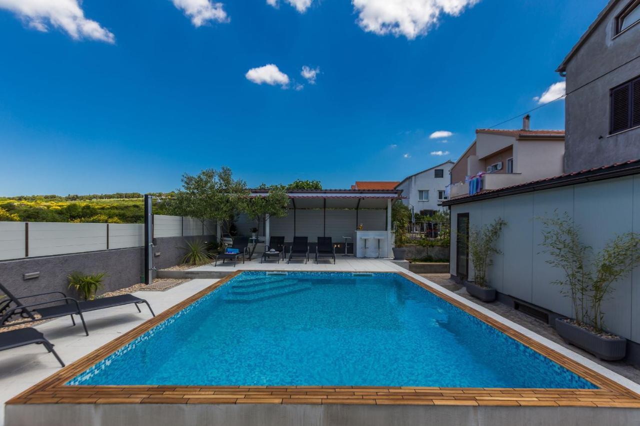 Katina Apartment With Private Pool Ζαντάρ Εξωτερικό φωτογραφία