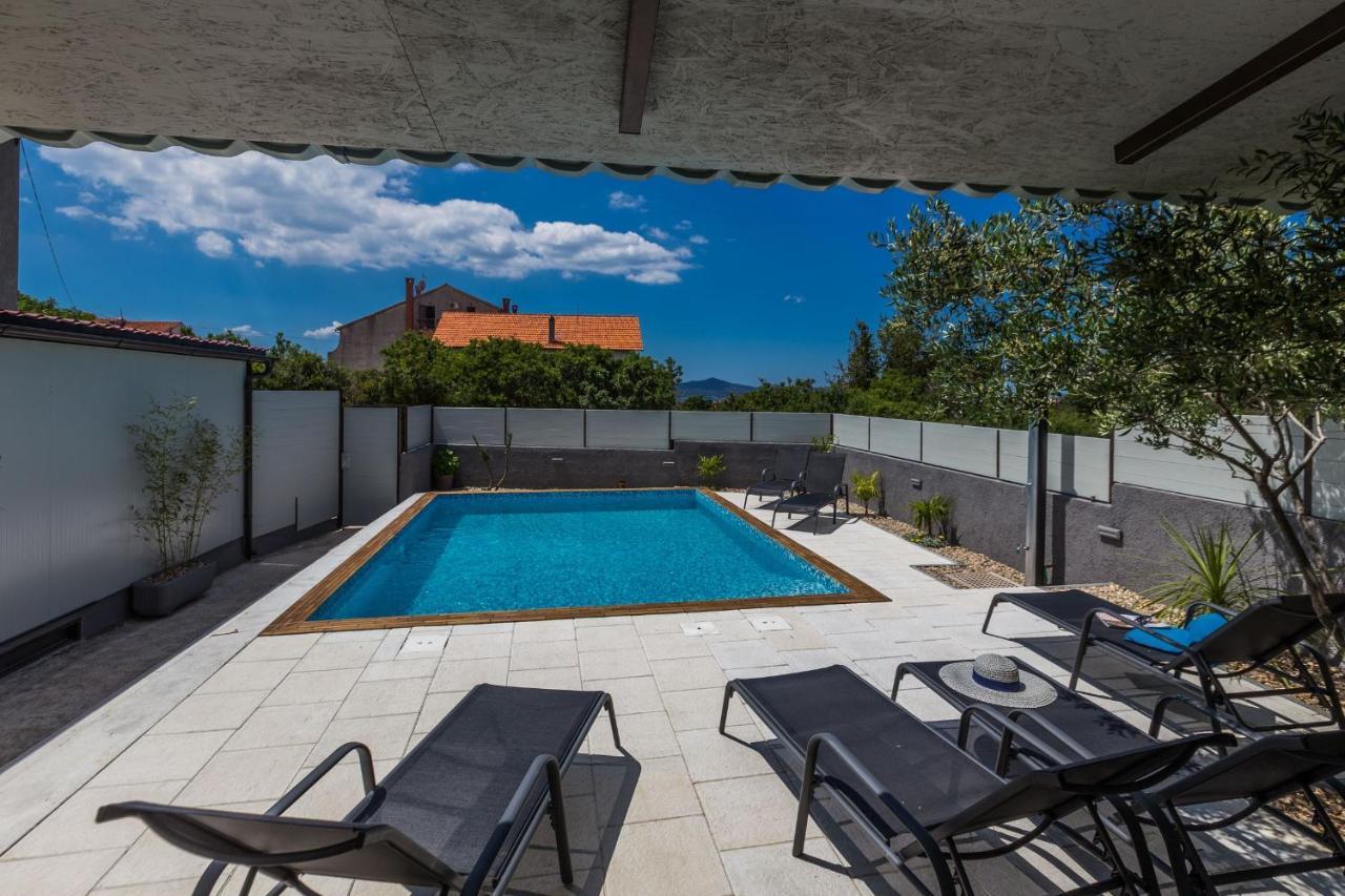 Katina Apartment With Private Pool Ζαντάρ Εξωτερικό φωτογραφία