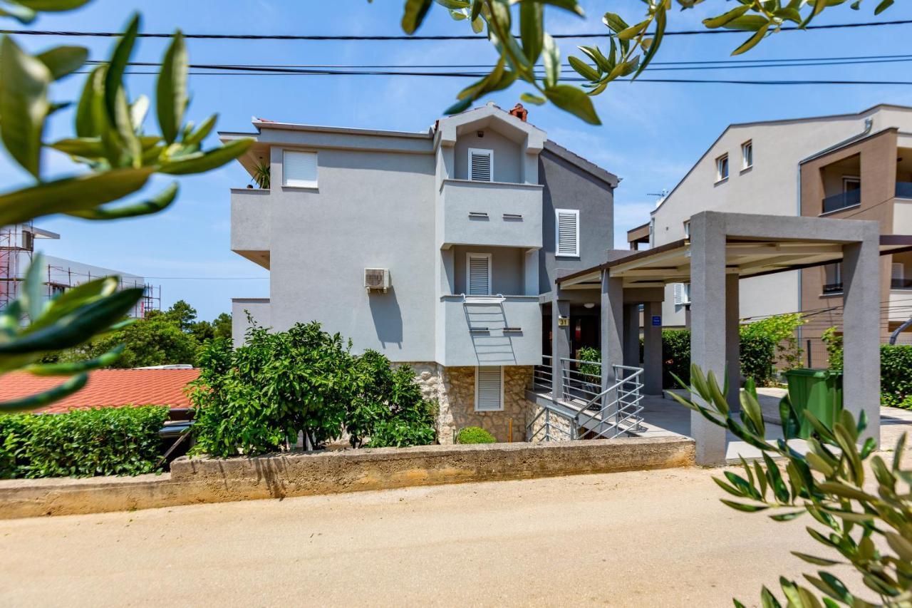 Katina Apartment With Private Pool Ζαντάρ Εξωτερικό φωτογραφία